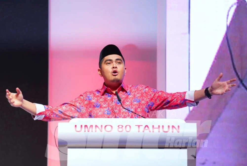Dr Muhamad Akmal berucap pada Konvensyen 80 Tahun UMNO di Dewan Merdeka, WTCKL pada Sabtu. Foto Sinar Harian - MOHD HALIM ABDUL WAHID