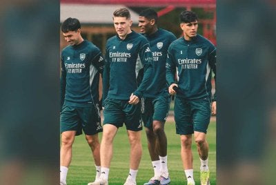 Empat pemain baharu yang dibawa masuk musim ini termasuk Viktor Gyokeres (dua, kiri) belum benar-benar meninggalkan impak bersama Arsenal. Foto Agensi