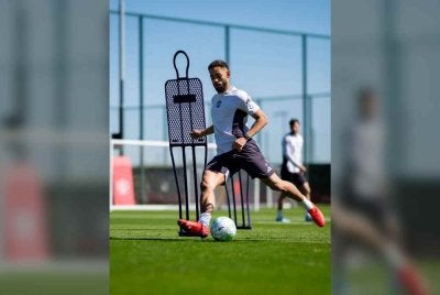 Matheus Cunha kembali menyertai sesi latihan berpasukan di Carrington menjelang pertemuan EPL menentang Liverpool di Old Trafford, malam esok. Foto Agensi