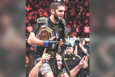 Islam bergelar juara welterweight selepas menumbangkan Jack Della Maddalena pada November tahun lalu. Foto Agensi
