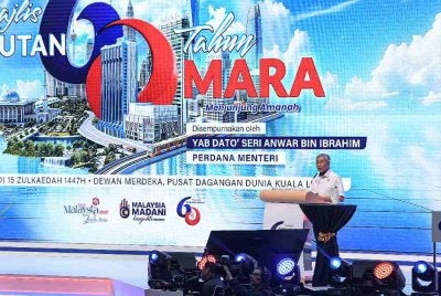 Ahmad Zahid berucap pada Majlis Sambutan 60 Tahun Majlis Amanah Rakyat (MARA) di Dewan Merdeka, Pusat Dagangan Dunia Kuala Lumpur, pada Ahad. Foto Bernama
