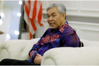 Timbalan Perdana Menteri, Datuk Seri Dr Ahmad Zahid Hamidi merangkap Menteri Kemajuan Desa dan Wilayah ditemubual media di Pusat Dagangan Dunia Kuala Lumpur (WTCKL), hari ini. Foto Bernama