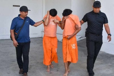 Siasatan kes pembunuhan penuntut kolej, Nurfisya Zulkifly kini ditumpukan pada dua remaja lelaki selepas pasangan warga emas yang sebelum ini ditahan, dibebaskan pada Ahad.