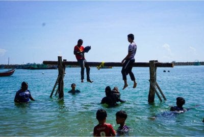Sebahagian acara yang dipertandingkan dalam sukan air yang berlangsung Pantai Kekabu, Marang baru-baru ini.