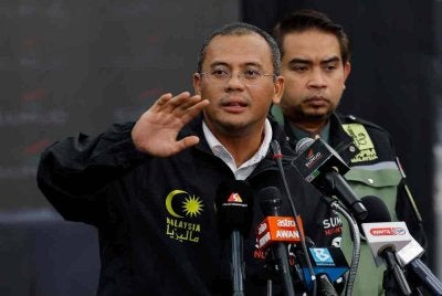Menteri Besar Selangor, Amirudin Shari bersama Ketua Pengarah Sumud Nusantara Command Center (SNCC) Datuk Dr Sani Araby Abdul Alim Araby pada sidang media khas mengenai perkembangan terkini Misi Global Sumud Flotilla 2026 di SNCC pada Isnin. Foto Bernama. 