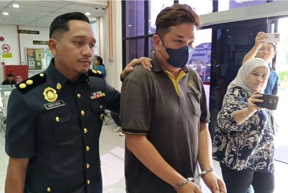Tertuduh mengaku tidak bersalah atas pertuduhan memiliki diesel tanpa lesen.