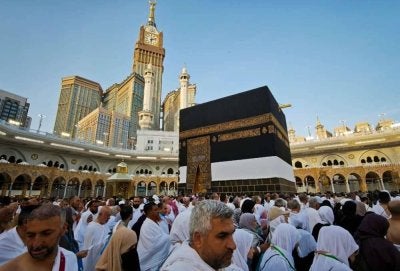 Badal haji hanya boleh dilakukan oleh seorang wakil untuk satu nama dalam satu musim haji.