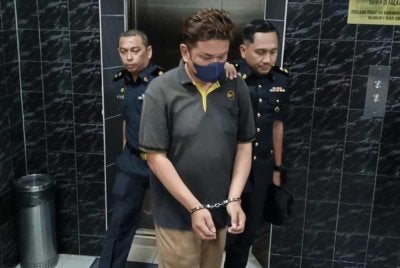 Tertuduh dibawa ke Mahkamah Sesyen 2 di Butterworth pada pagi Selasa.