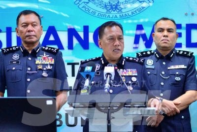Rusdi (tengah) ketika sidang akhbar pada Selasa. Foto: SINAR HARIAN/ASRIL ASWANDI SHUKOR