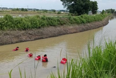 Operasi pencarian turut menggunakan khidmat PPDA Sungai Petani dan Jitra.