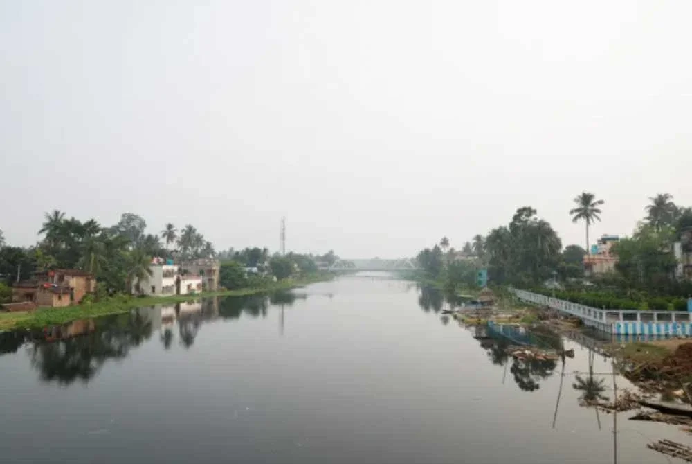Pemandangan sungai berhampiran dengan sempadan antarabangsa India-Bangladesh. - FOTO: Agensi