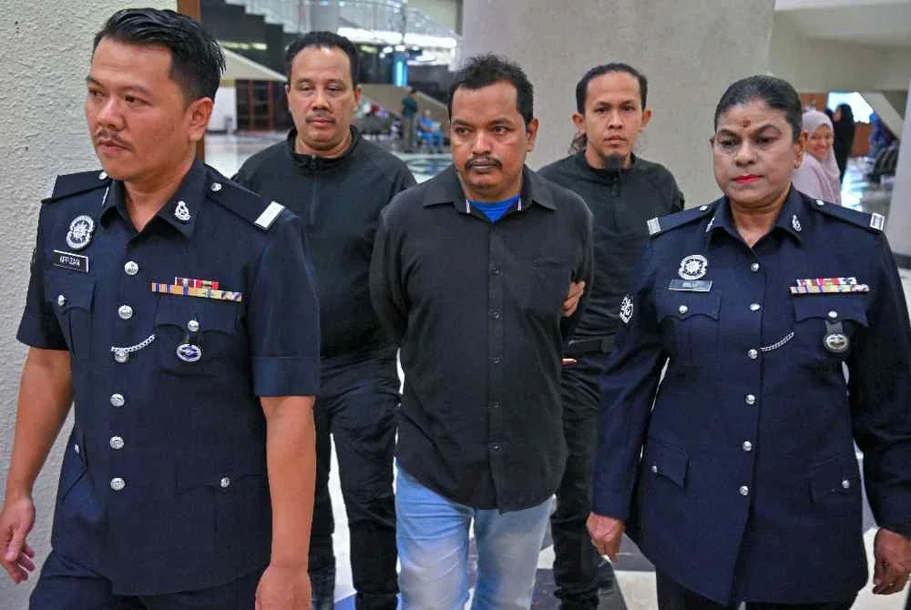 Md Romjan dipenjara enam bulan dan didenda RM15,100 oleh empat Mahkamah Majistret di sini pada Rabu selepas mengaku bersalah mencabul lima wanita di kawasan stesen LRT dan MRT di sekitar ibu kota, bulan lepas. Foto Bernama