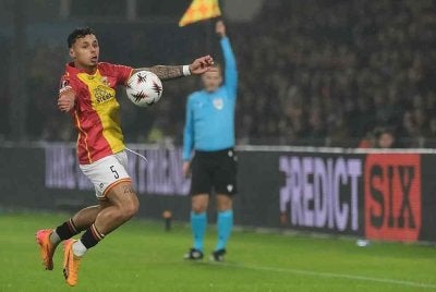Dean James dari Go Ahead Eagles kehilangan kerakyatan Belanda selepas mengambil kerakyatan Indonesia bagi mewakili negara Asia itu pada aksi kelayakan Piala Dunia sekali gus melanggar peraturan bola sepak Belanda. - FOTO: Agensi