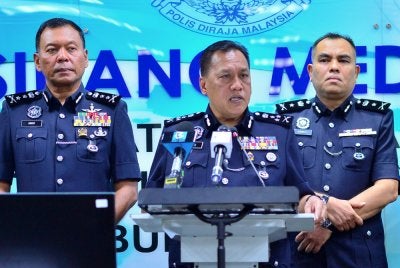 Rusdi (tengah) memaklumkan tindakan yang diambil NSRC bagi menangani jenayah komersial. 
