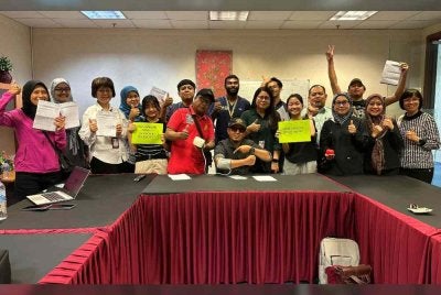 Seramai 20 ahli Kelab Media Putrajaya menjalani ujian saringan kesihatan di sini pada Rabu.