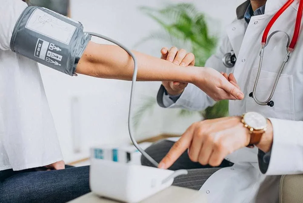 Cadangan pelarasan perbelanjaan kerajaan terhadap sektor kesihatan mencetuskan kebimbangan terhadap kualiti perkhidmatan dan beban sistem kesihatan awam. - Gambar hiasan
