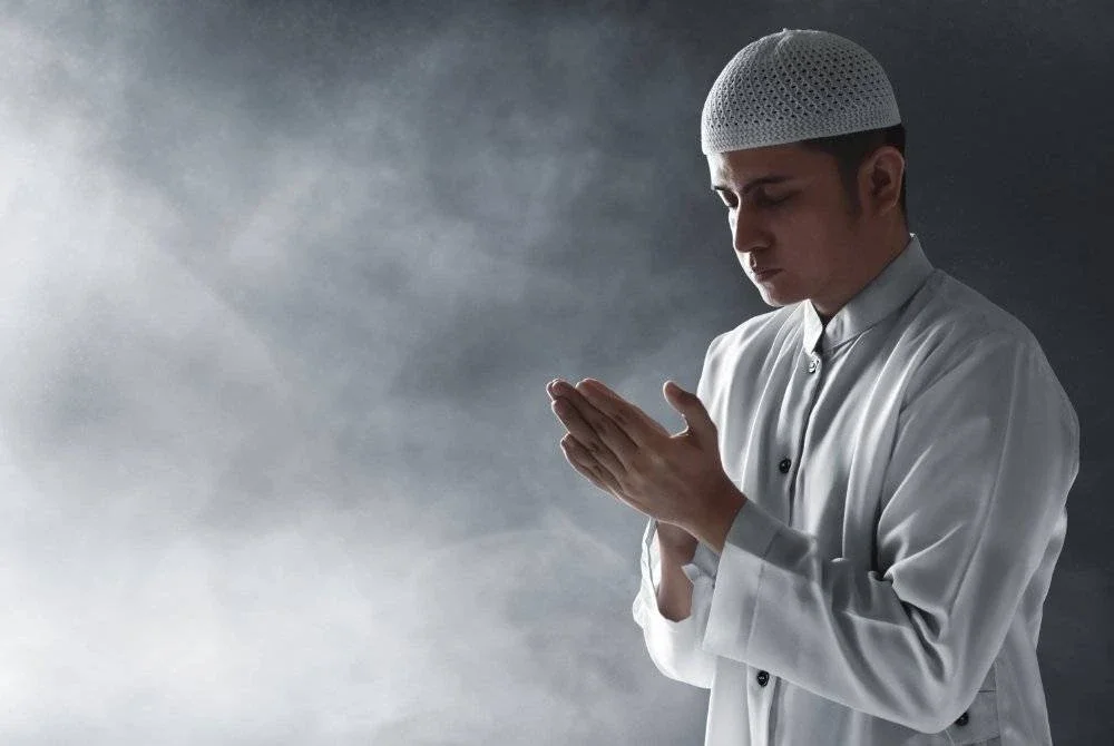 BERTAWAKAL dan bertakwa kepada ALLAH dalam usaha memperoleh rezeki yang luas lagi diberkati. Foto Canva