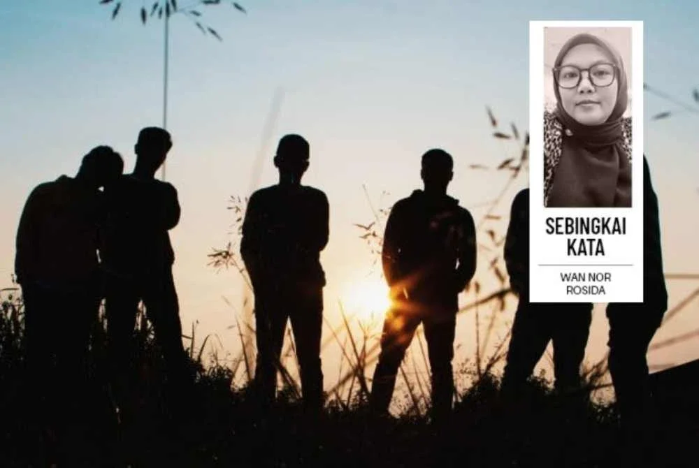 Ramai remaja memilih untuk menyimpan rasa daripada berkongsi dengan ibu bapa dan lebih mudah meluahkan kepada rakan sebaya yang dirasakan 'faham bahasa mereka'. - Gambar hiasan