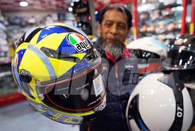 Hampir setiap tahun Pak Su menghadiri pameran motosikal antarabangsa di negara seperti Itali dan Jepun bagi mendapatkan pendedahan terhadap trend terkini. Foto: Rosli Talib