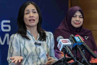 Nie Ching semasa sidang media selepas merasmikan Forum Media HAWANA 2026, pada Khamis. Turut hadir, Nur-ul Afida. Foto Bernama