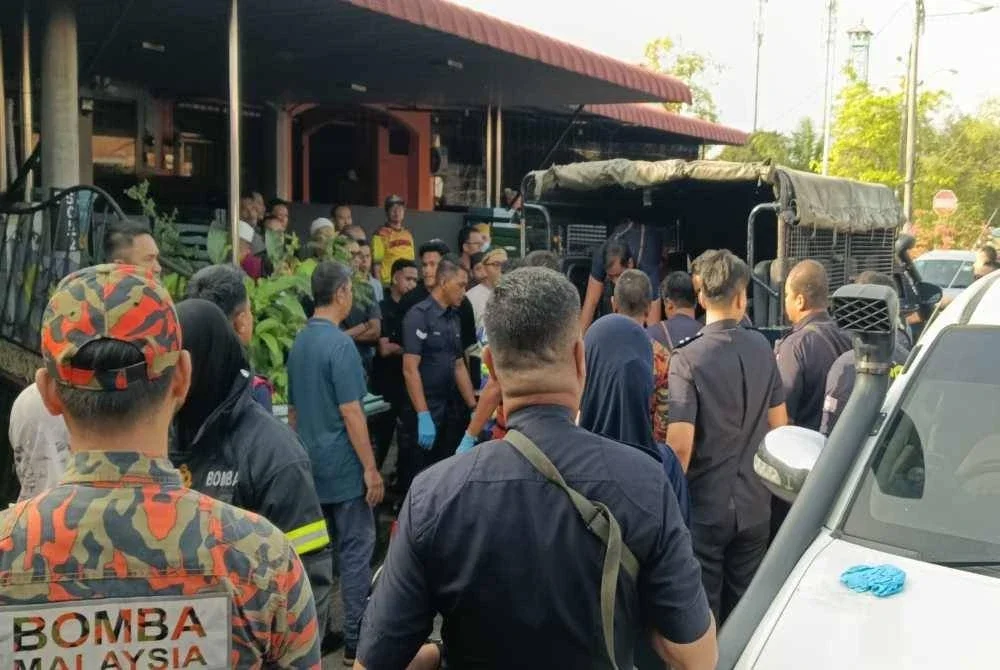 Mangsa yang maut dihantar ke HSAH untuk bedah siasat.