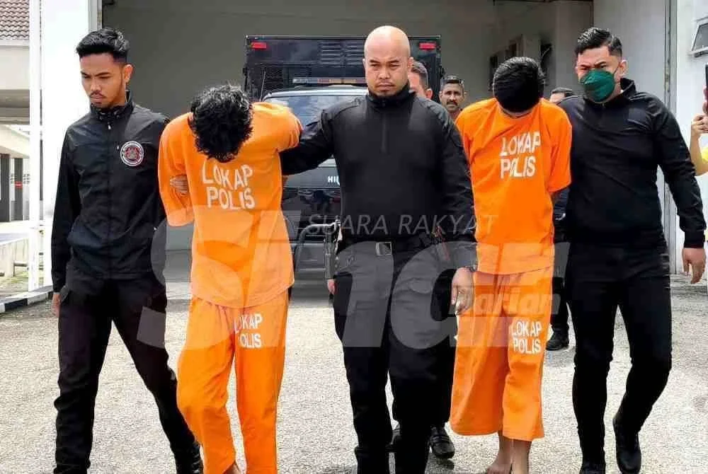 Reman terhadap dua suspek kes bunuh pelajar perempuan KPTM, Nurfisya yang ditemukan mati dengan 61 kesan tikaman di Kampung Simah, Ketereh, Kota Bharu disambung reman tujuh hari lagi bermula Jumaat. Foto SINAR HARIAN/HAZELEN LIANA KAMARUDIN