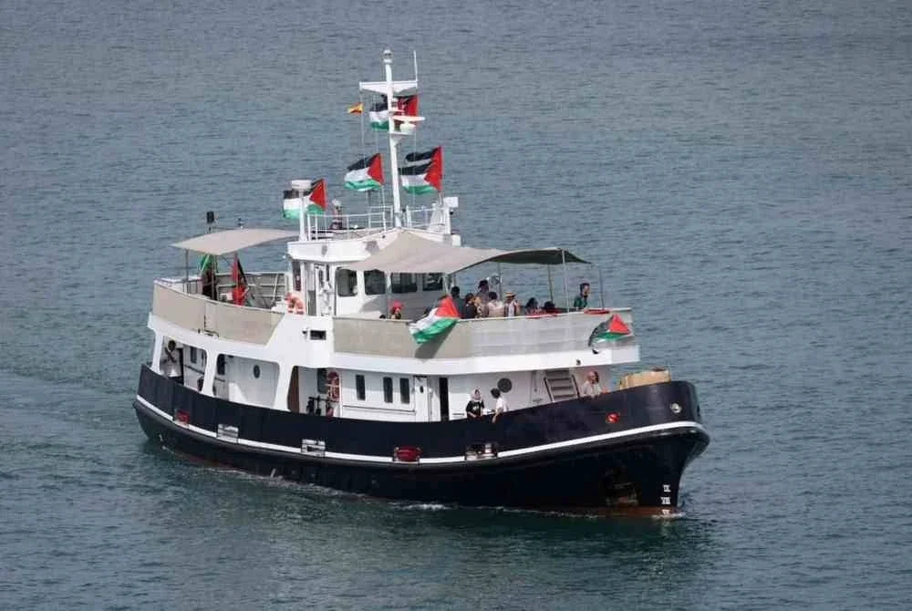Misi Spring 2026 Global Sumud Flotilla yang bertujuan memecahkan sekatan Israel ke atas Semenanjung Gaza dan menghantar bantuan kemanusiaan dipintas tentera Israel lewat 29 April di luar pesisir Crete.