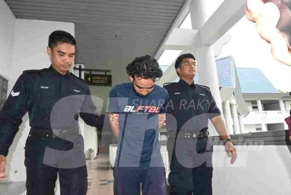 Lelaki warga Kemboja mengaku bersalah atas pertuduhan mencuri kepingan gaharu di Taman Botanikal Ayer Keroh pada Jumaat. 