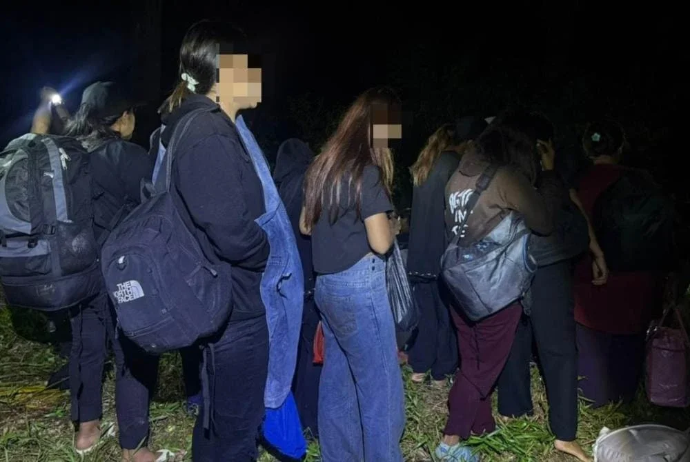Semakan awal mendapati sebahagian daripada mereka dipercayai imigran larangan yang telah disenarai hitam serta disenaraikan dalam senarai syak jabatan.