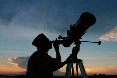 Tarikh melihat anak bulan Zulhijah bagi tahun ini ditetapkan pada petang Ahad, 17 Mei di 29 lokasi seluruh negara.
