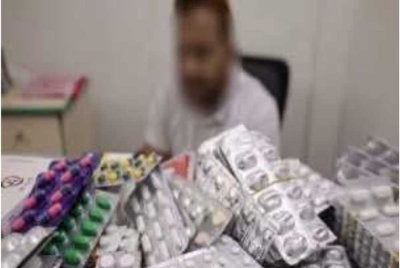 Lelaki warga Bangladesh ini ditahan kerana membawa membawa masuk 35 jenis produk ubat tidak berdaftar dari Bangladesh.