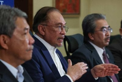 Anwar mengetuai delegasi Malaysia ke Sidang Kemuncak ASEAN. Foto Bernama