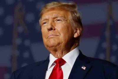 Trump memberi amaran bahawa Washington mungkin meningkatkan tindakan ketenteraan di Selat Hormuz sekiranya perjanjian dengan Iran tidak dimuktamadkan. 