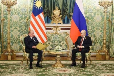Sultan Ibrahim bertemu Presiden Putin di Kremlin, Moscow pada hari ini. Foto FB Sultan Ibrahim