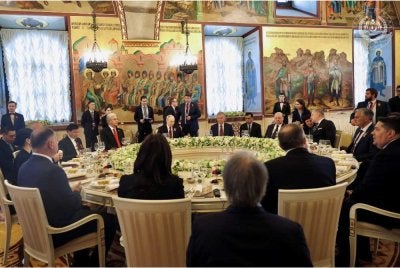 Yang di-Pertuan Agong Sultan Ibrahim melakar sejarah apabila menjadi Ketua Negara Malaysia pertama diundang sebagai Tetamu Kehormat ke Sambutan Ulang Tahun Ke-81 Hari Kemenangan di Moscow, Rusia, hari ini. Foto FB Sultan Ibrahim 