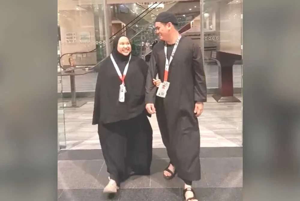 Menunaikan ibadah haji bersama sebagai hadiah perkahwinan paling bermakna buat pasangan ini.
