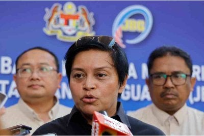 Azalina - Foto fail Bernama
