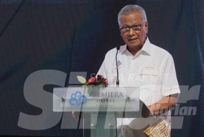 Abdul Ghani ketika menyampaikan ucapan pada majlis Musyawarah Nasional yang diadakan di Kuala Lumpur pada Ahad. - Foto: SINAR HARIAN/ROSLI TALIB