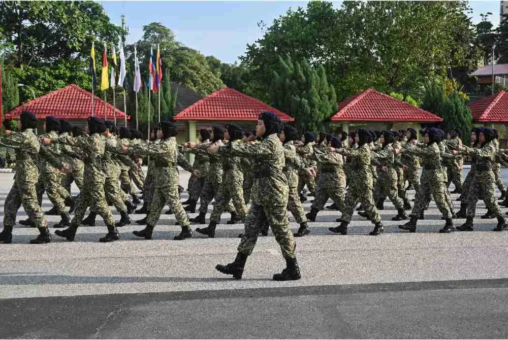 Bakal pelatih kelahiran 2008 boleh membuat semakan melalui sistem ePLKN 3.0 bermula 3 petang ini. Gambar fail Bernama