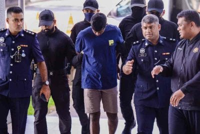 Lekeswaran mengaku tidak bersalah di Mahkamah Sesyen di sini pada Isnin atas pertuduhan cuba membunuh seorang lelaki dalam kejadian tembakan di sebuah premis pusat hiburan di sini bulan lepas. Foto Bernama