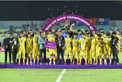 Skuad bawah B-16 negara yang muncul naib juara Kejohanan ASEAN B-17 2026 di Indonesia, April lepas. Foto FAM
