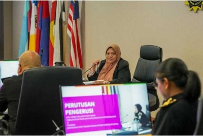Junipah mempengerusikan Mesyuarat JTPPIB di Ibu Pejabat SPRM Putrajaya pada Isnin. Foto: SPRM