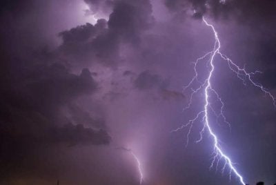 Ribut petir, hujan lebat dan angin kencang dijangka melanda 11 negeri sehingga jam 5 petang ini.