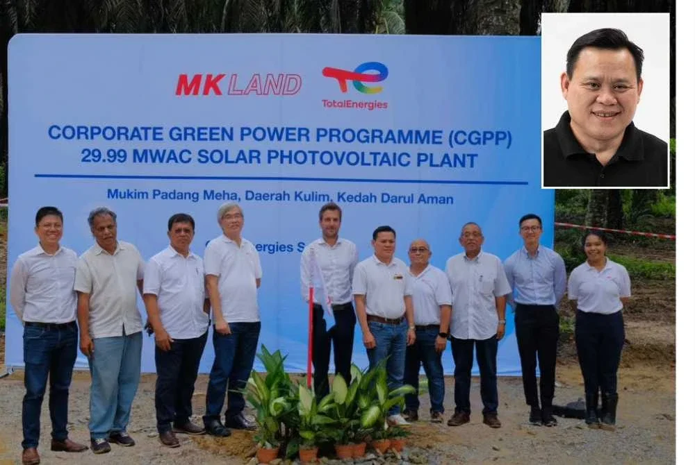 Barisan pengurusan tertinggi M K Land dan TotalEnergies bersama pasukan kerja Citra Energies semasa sesi libat urus tapak di Kulim, Kedah. Gambar kecil: Frankie Chai