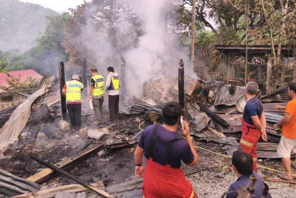 Mangsa ditemukan rentung di dalam bilik, manakala abangnya mengalami lecur di bahagian depan dan belakang badan serta tangan ketika cuba menyelamatkan adiknya.