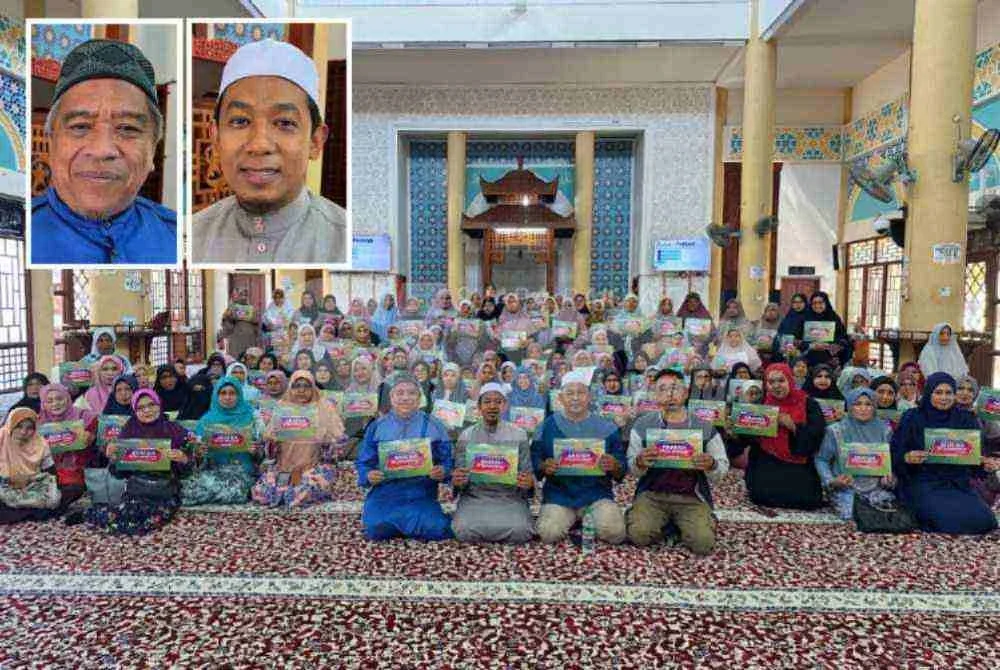 Jemaah Masjid Beijing yang menyatakan sokongan terhadap penganjuran Arafah #QuranHour. Gambar kecil dari kiri: Nik Muhammad dan Armin
Foto SINAR HARIAN - ADILA SHARINNI WAHID