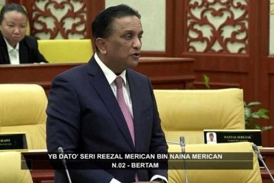 Reezal Merican ketika membahaskan ucapan Yang di-Pertua Negeri Pulau Pinang pada Mesyuarat Pertama Penggal Keempat DUN Pulau Pinang ke-15 pada Rabu. 