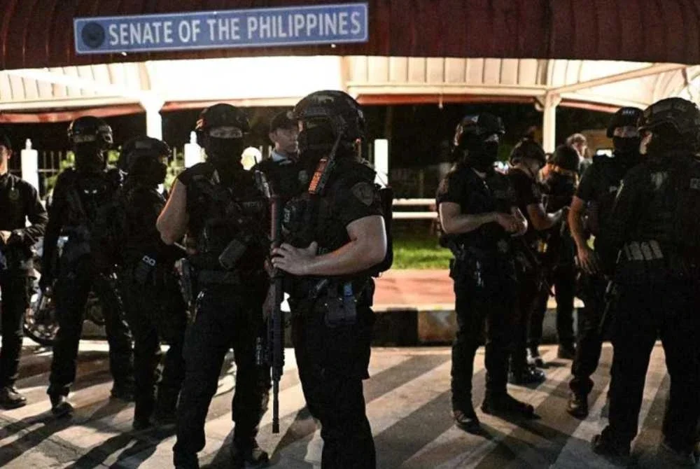 Bangunan Senat Filipina diletakkan di bawah kawalan keselamatan ketat selepas beberapa das tembakan dilepaskan. Foto Agensi