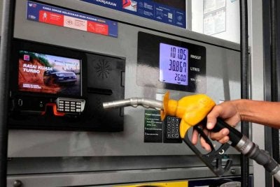 Data BUDI95 menunjukkan 80 peratus pengguna menggunakan kurang daripada 200 liter RON95 sebulan. Gambar hiasan