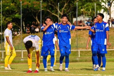 UKM berjaya pertahan Piala Sumbangsih Liga Bola Sepak IPT.